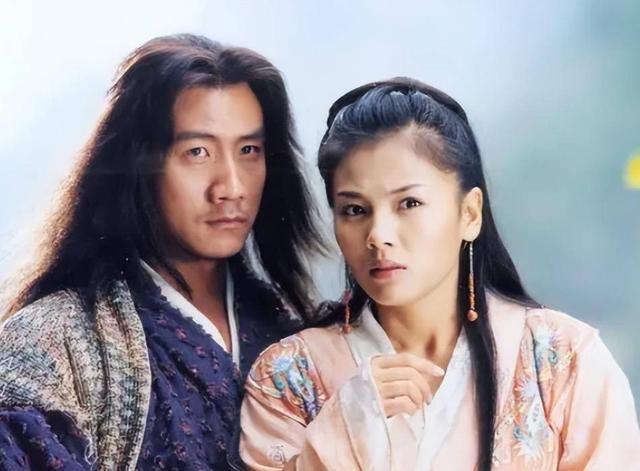 闻缠身的胡军终于走上了另一条“上坡路”新葡京娱乐场app刘涛也没想到57岁丑(图10)